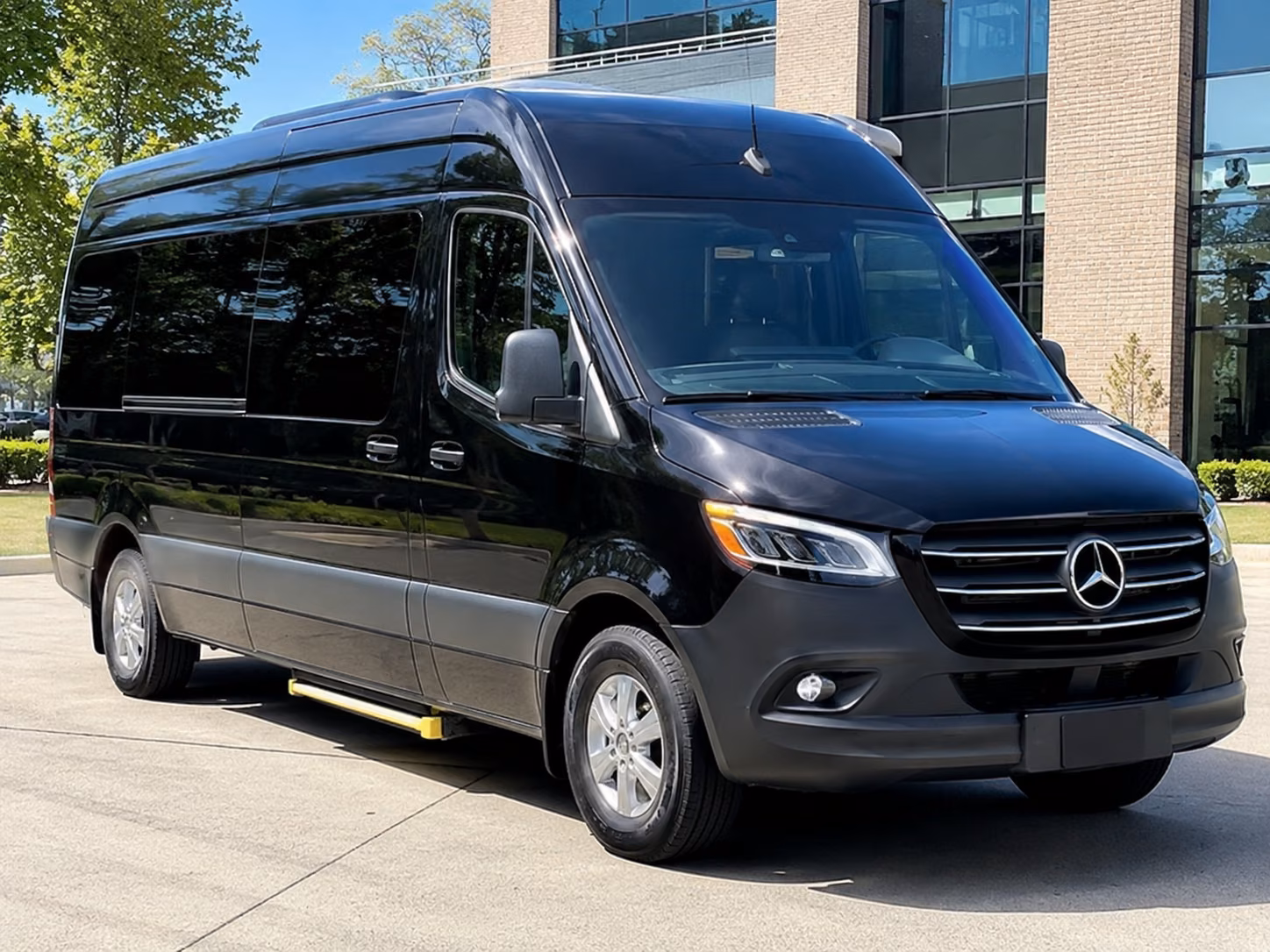 airport transfers between mke wauwatosa and cedarburg