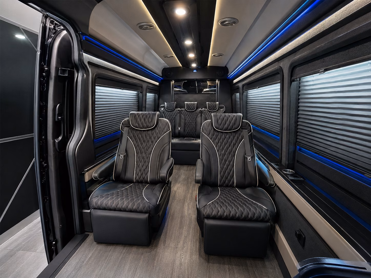 milwaukee airport shuttle buses for employees