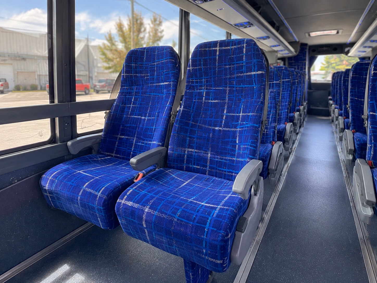 milwaukee airport shuttles for military and government travel