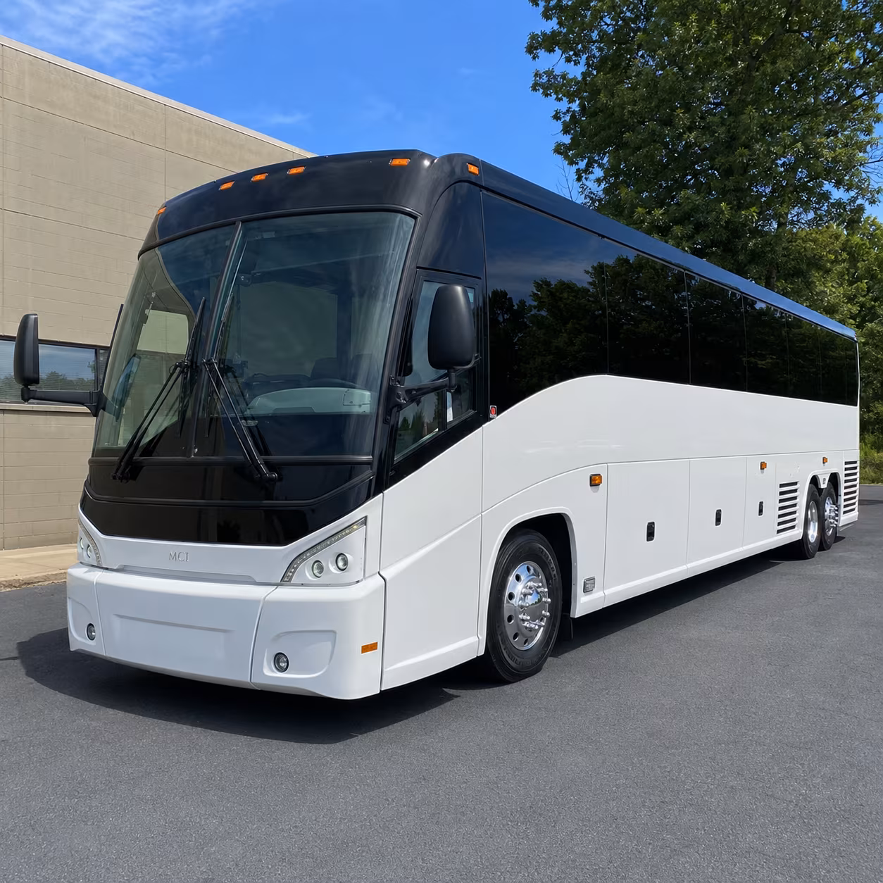 milwaukee long distance charter bus prices
