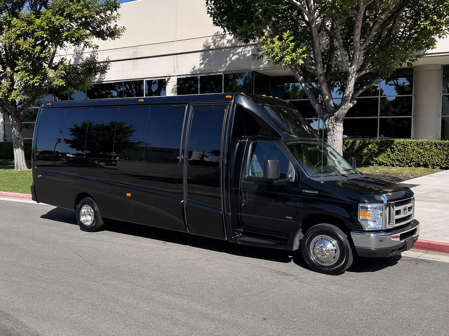 why book winery and brewery tours through milwaukeeshuttlebusrentals com